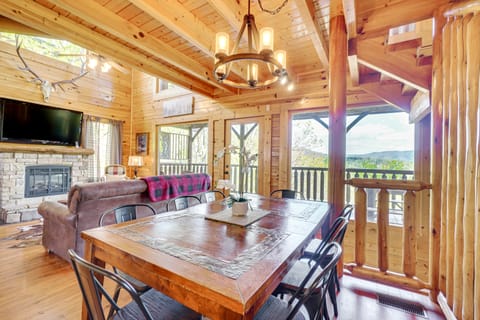 'Mountain Dreams' Cabin: Hot Tub, Sauna & Views! House in Sevier County