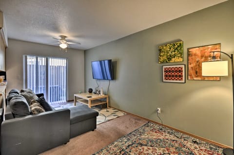 Relaxing Townhome w/ Patio: 25 Miles to Portland! Eigentumswohnung in Forest Grove