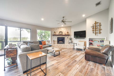 Riverfront Home: Hot Tub & Game Room in Spicewood House in Lake Travis