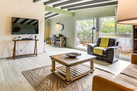 5 Mi to Joshua Tree Nat'l Park: Home w/ Game Room House in Joshua Tree