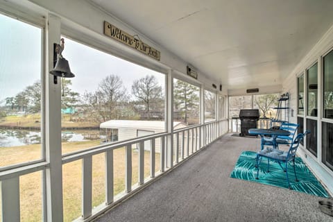 Lake Livingston Hideaway w/ Dock + Gas Grill! House in Lake Livingston