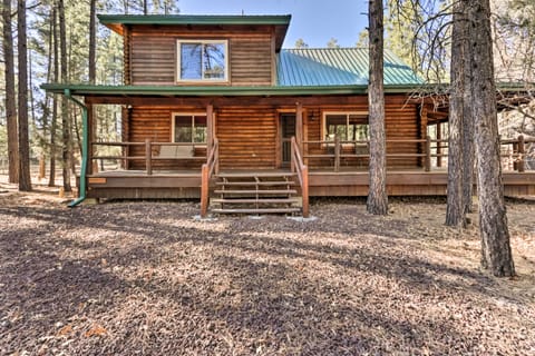 Comfortable Lakeside Log Cabin - Hike, Swim & Ski! House in Pinetop-Lakeside