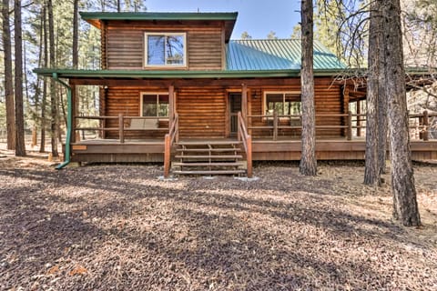 Comfortable Lakeside Log Cabin - Hike, Swim & Ski! Maison in Pinetop-Lakeside