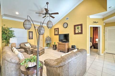 Coastal Condo w/ Pool in South Padre Island! Apartment in South Padre Island