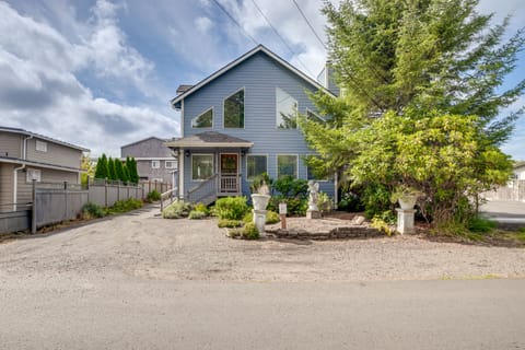 Relaxing Lincoln City Coastal Escape Near Beach! House in Lincoln City