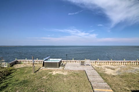 ‘Brant Point’ Waterfront Bungalow w/ Deck & Views! Casa in Chincoteague Island