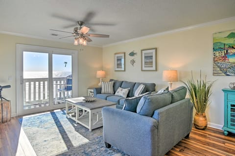 On-The-Beach Escape: Oceanfront in Surfside! Appartamento in Surfside Beach