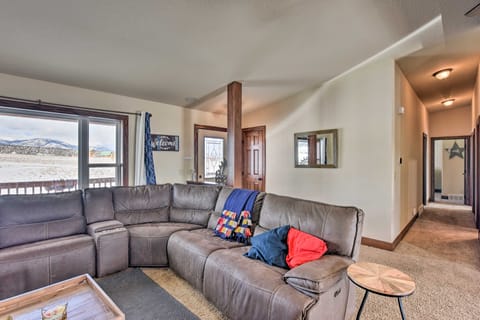 2 Mi to Hot Springs: Nathrop Gem w/ Fire Pit House in Park County