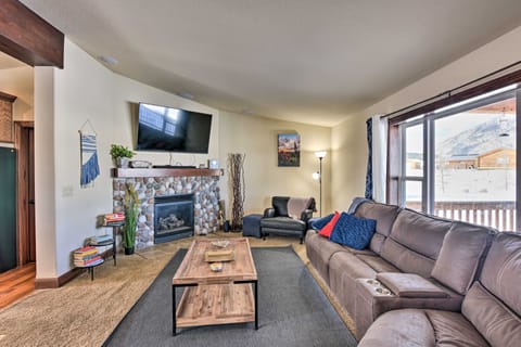 2 Mi to Hot Springs: Nathrop Gem w/ Fire Pit House in Park County