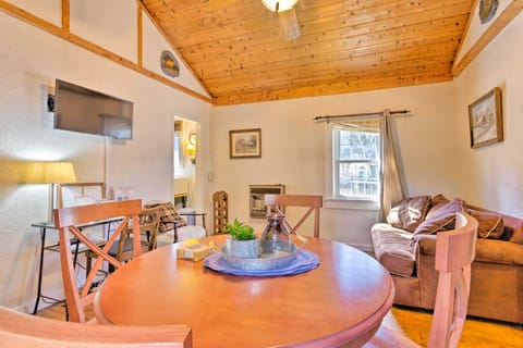 'The Rock Cottage' in Hot Springs: Screened Porch! Cottage in Hot Springs