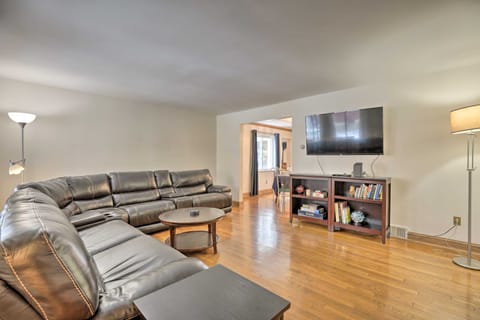 Pittsburgh Townhome ~ 5 Miles to Market Square Apartment in Squirrel Hill North