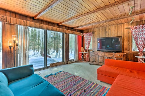 Secluded Lakefront Cabin w/ Deck: Ski + Hike! House in Pocono Pines