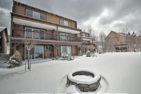 Ski-In/Out Burke Mtn Condo w/ Amenity Access! Apartment in Burke