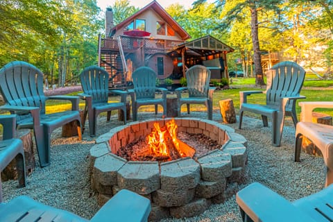 Updated Pocono Mtns Chalet with Hot Tub & Sauna! House in Hickory Run State Park