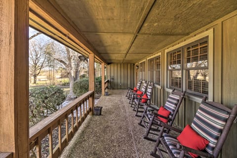 Renovated Riverfront Retreat w/ Deck & Grill! House in Arkansas