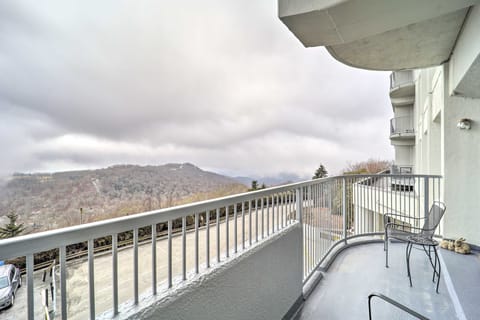 Luxury Sugar Top Resort Condo w/ Mountain Views! Apartment in Sugar Mountain