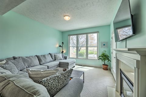 Bright, Beautiful Manistee Condo Near Beach + Pool Condominio in Manistee