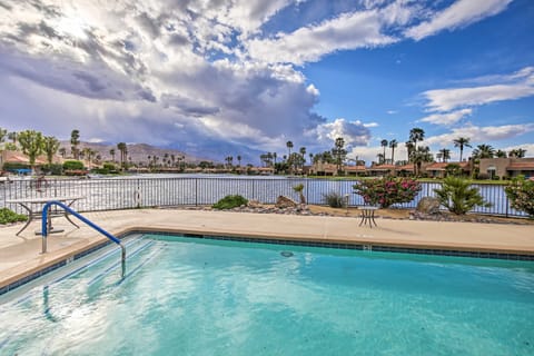 Contemporary Condo w/ Mtn Views + Pool Access Condo in Rancho Mirage