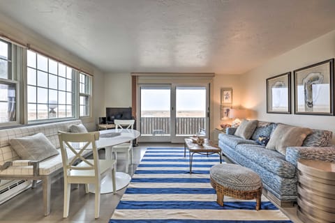 Idyllic Cape Cod Gem w/ Beach Access & Bay Views Apartment in Provincetown