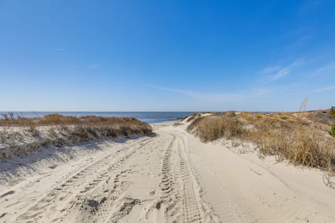 Coastal Cape May Getaway - Steps to Beach! Maison in Cape May Point