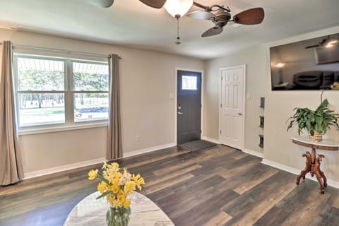 Greers Ferry Home w/ Yard, < 1 Mi to Marina! House in Greers Ferry Lake