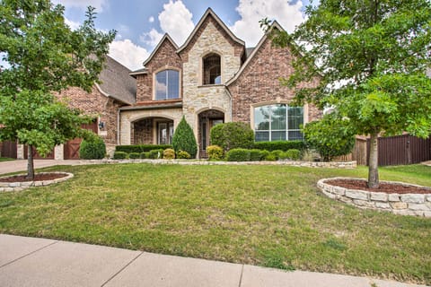 4 Mi to Grapevine Lake: Texas Home w/ Media Room House in Lewisville