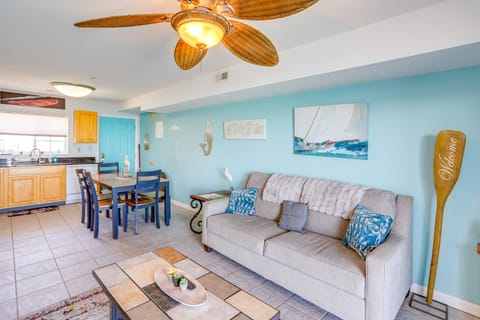 Cozy Middle Bass Island Getaway On Lake Eerie! Apartment in Lake Erie