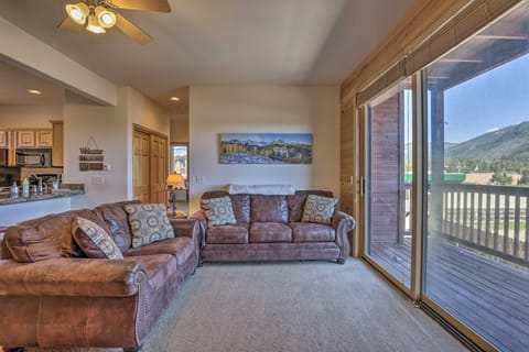 Cozy Downtown Getaway - Walk to Grand Lake! Apartment in Grand Lake