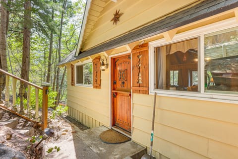 Game Room & 2 Decks: Walkable Lake Arrowhead Cabin House in Lake Arrowhead