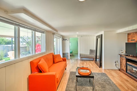 Cozy Seattle Apt w/ Patio: Walk to Lake Washington Apartment in Bryn Mawr-Skyway