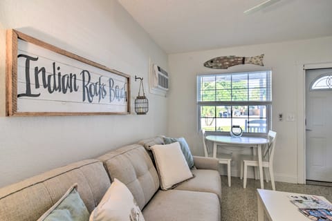 Indian Rocks Beach Unit - Steps from the Shoreline Apartment in Indian Rocks Beach