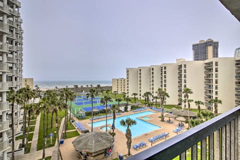 Inviting South Padre Island Condo w/ Beach Views! Apartment in South Padre Island