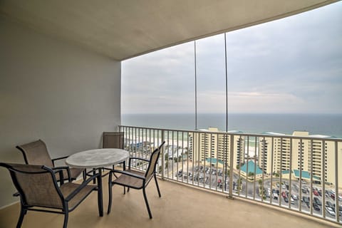 18th-Floor PCB Resort Condo w/ Amazing Gulf View! Apartment in Panama City Beach