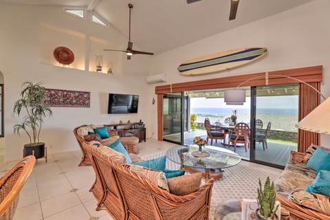 Ocean-View Oasis w/ 2 Lanais: Right in Kona! House in Holualoa