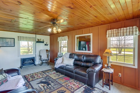 Quiet Shiloh Retreat w/ Spacious Yard & Fireplace! House in Ohio