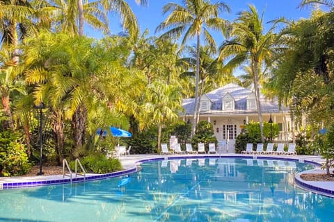 Charming 'Boho Breeze' Retreat w/ Pool Access Apartment in Stock Island