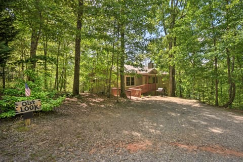 ‘The Outlook’ at the Sautee Mountain Retreat! House in White County