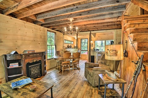 Warm & Cozy Adirondacks Cabin on Otter Lake! House in Webb