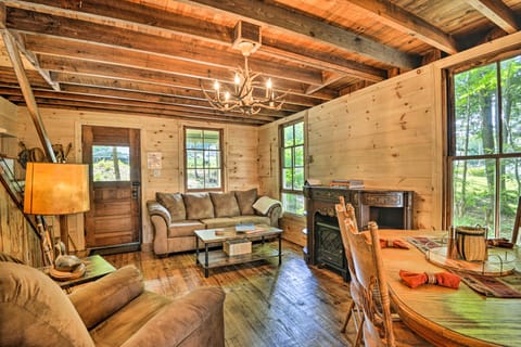 Warm & Cozy Adirondacks Cabin on Otter Lake! House in Webb