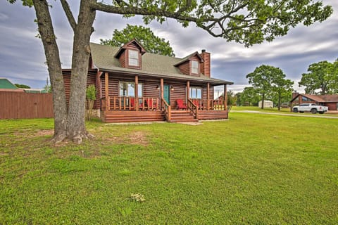 Charming Vian Retreat w/ Private Deck & Grills! House in Tenkiller Ferry Lake