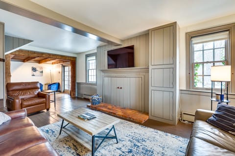 Timeless Winesburg Farmhouse w/ Deck House in Ohio