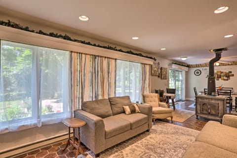 Southeast Michigan Escape ~ 3 Mi to Adrian! House in Ohio