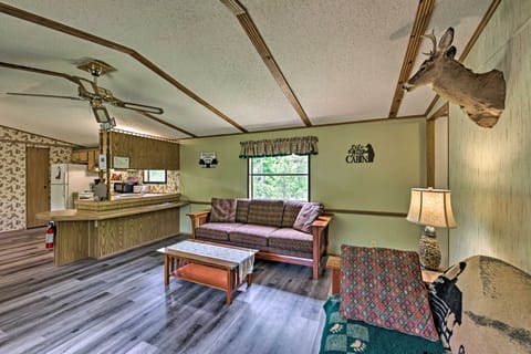 Secluded Woodsy Cabin: Hike, Fish, Hunt + ATV! Casa in Castle Rock Lake
