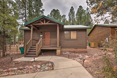 Pet-Friendly Show Low Cabin w/ Trail Access! House in Show Low