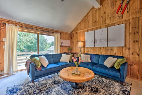 Relaxing Mountain Refuge: 4 Miles to Mt Snow! Apartment in West Dover