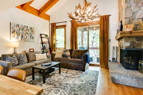 Elegant Vail Home - Walk to Booth Falls Trail Apartment in Vail