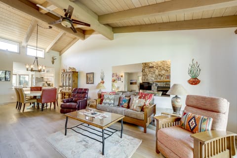 Sedona Home w/ Golf Course View & Pool Access! Apartment in Village of Oak Creek