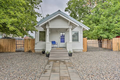 Pet-Friendly Baker City Escape w/ Private Yard! House in Baker City