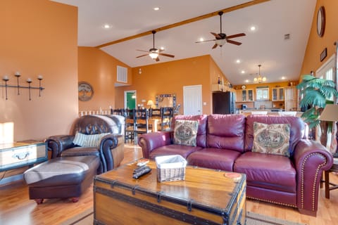 Spacious Norfork Lake Home: Game Room + Views! House in Norfork Lake