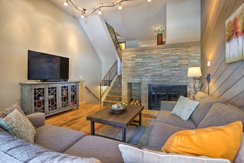 Ski-In Breckenridge Abode: Walk to Main St & Lifts Apartment in Breckenridge